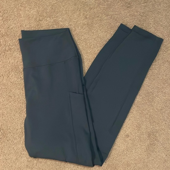 Zyia Active Hero Blue Slate Pocket Hi-Rise 7/8 Leggings - Picture 4 of 6